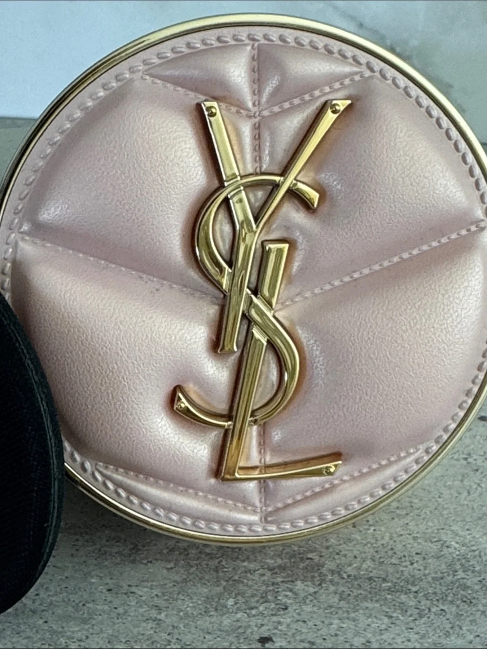 Yves Saint Laurent Skin Affair Soft Glow Cushion Foundation Color LN10